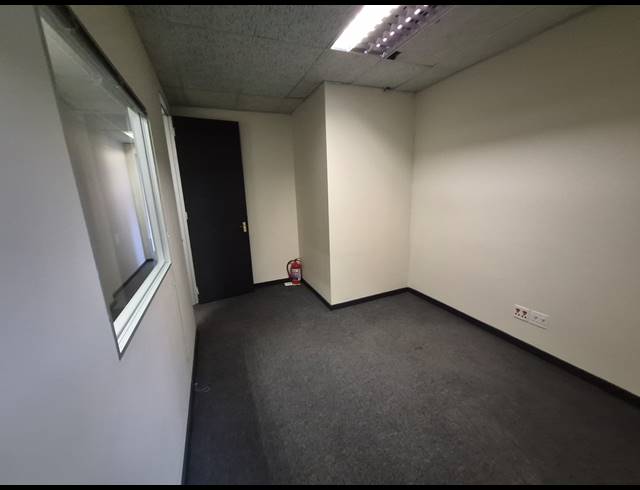 348M² OFFICE TO LET IN BRUMA